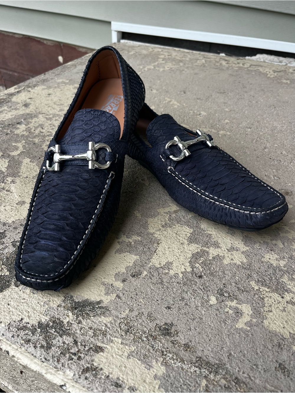 Like new Salvatore Ferragamo Navy Textured Bit Loafers